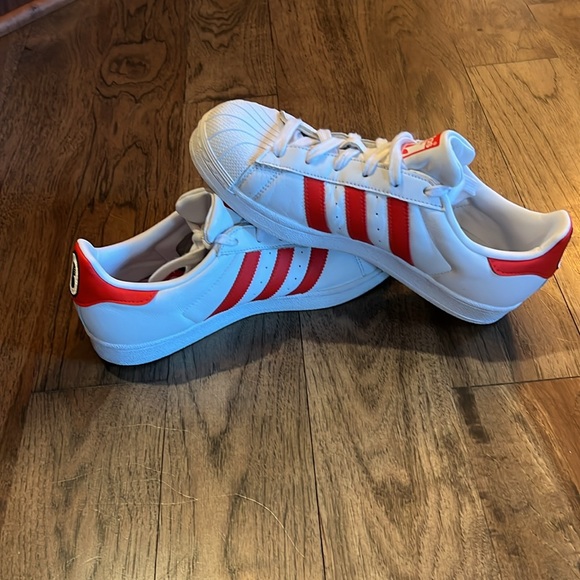 Womens Adidas Superstars artist edition size 7.5 - Picture 3 of 11